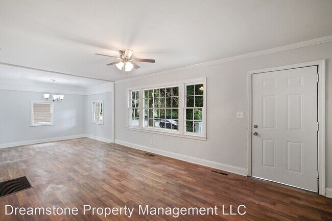 Building Photo - 3 br, 2 bath House - 2129 Burroughs Avenue SE
