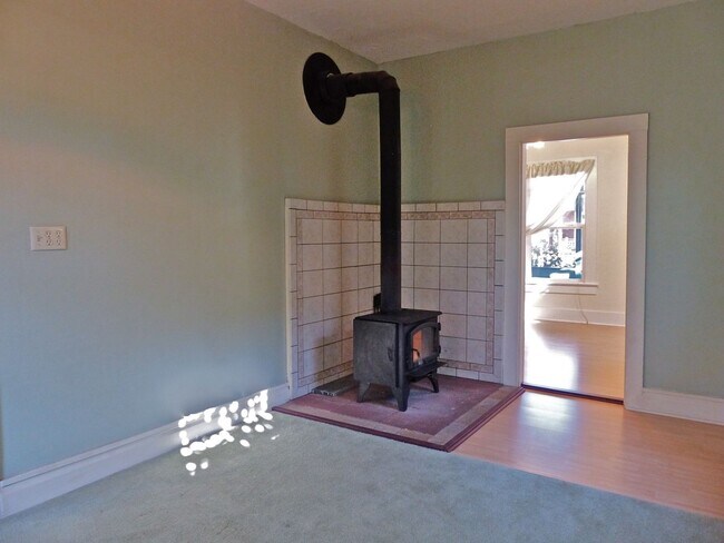 Foto del edificio - ***PENDING APPLICATIONS***3 Bedroom, 1 Bat...