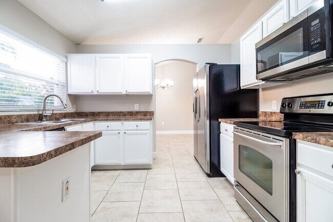 Building Photo - 4210 Red Bird Ave