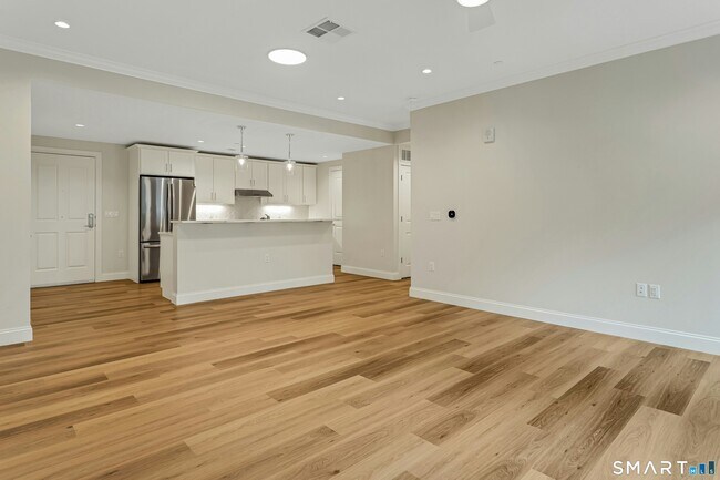 Foto del edificio - 440 Heights Rd