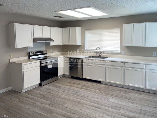 Building Photo - 4 br, 2.5 bath House - 2420 Glen Field Dri...