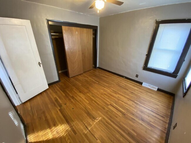 Building Photo - 424 N 4TH AVE