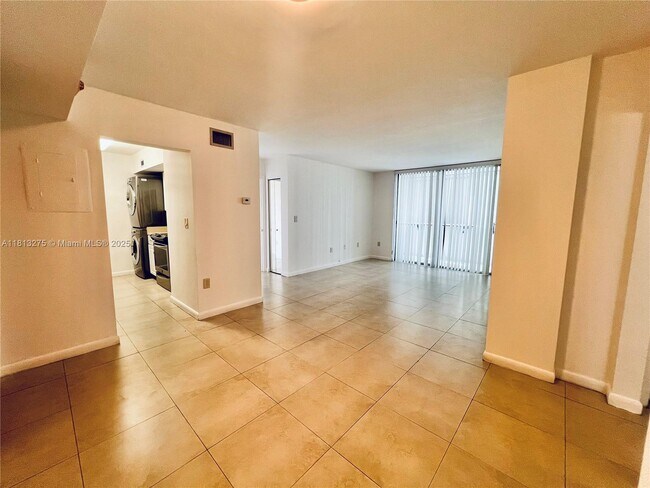 Foto del edificio - 5055 NW 7th St