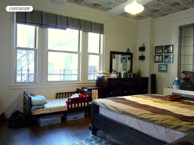 Foto del edificio - 240 W 98th St