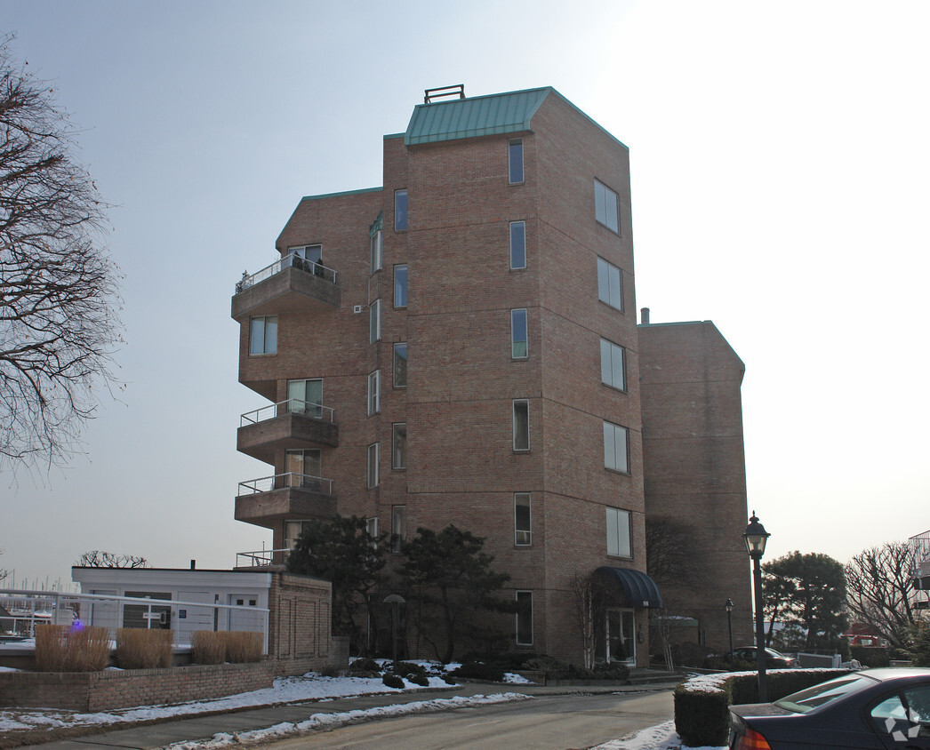 Primary Photo - Stamford Landing Marina - North Tower