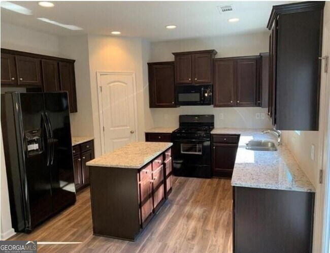 Building Photo - 208 Laurelcrest Ln