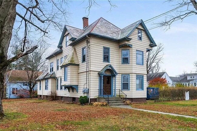 Front of House - 590 N Main St