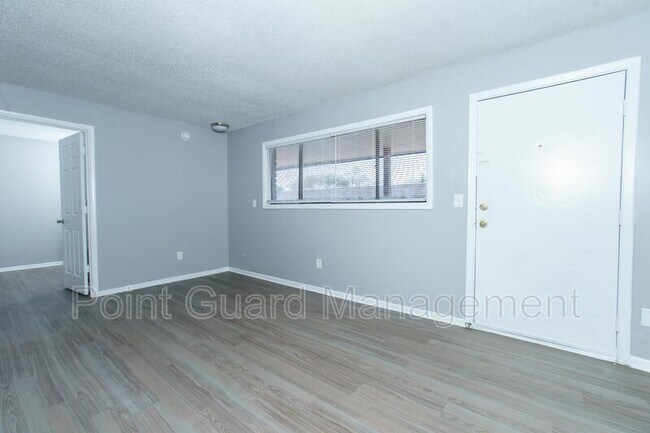 Building Photo - 2626 W 9th St N