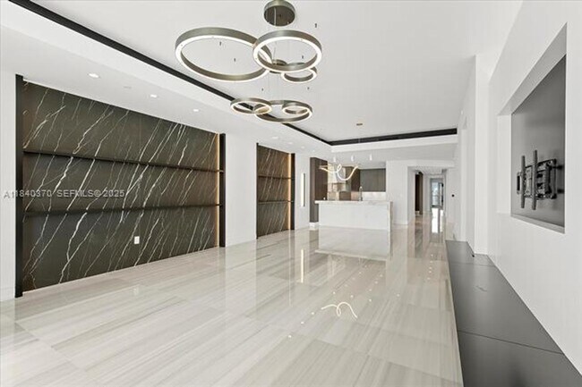 Foto del edificio - 17901 Collins Ave