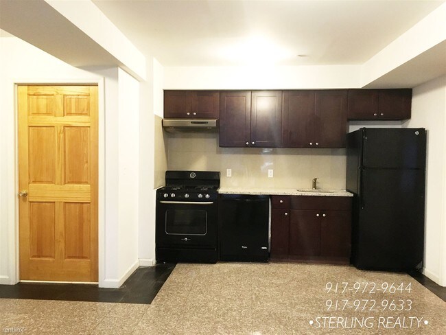 Building Photo - 2318 30th Dr