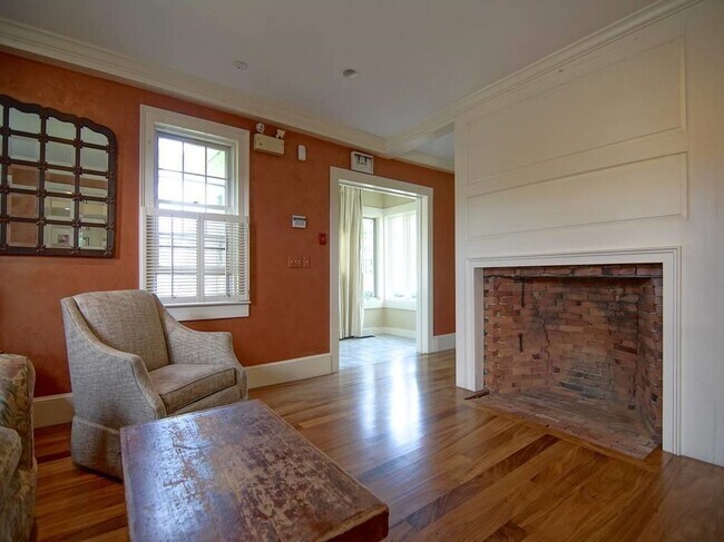 Foto del edificio - 156 Portsmouth Ave
