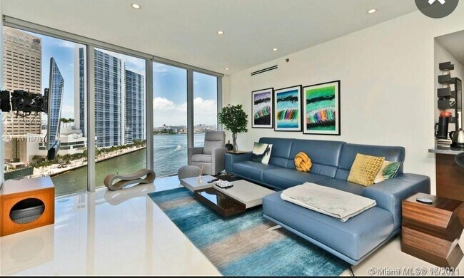 Foto del edificio - 465 Brickell Ave
