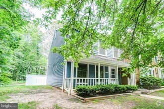 Building Photo - 1550 Twisted Oak Dr