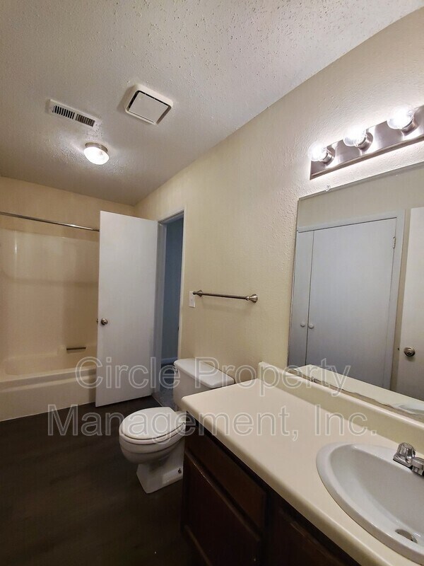 2021 Highridge Dr SW Unit 4E, Huntsville, AL 35802 Condo for Rent in