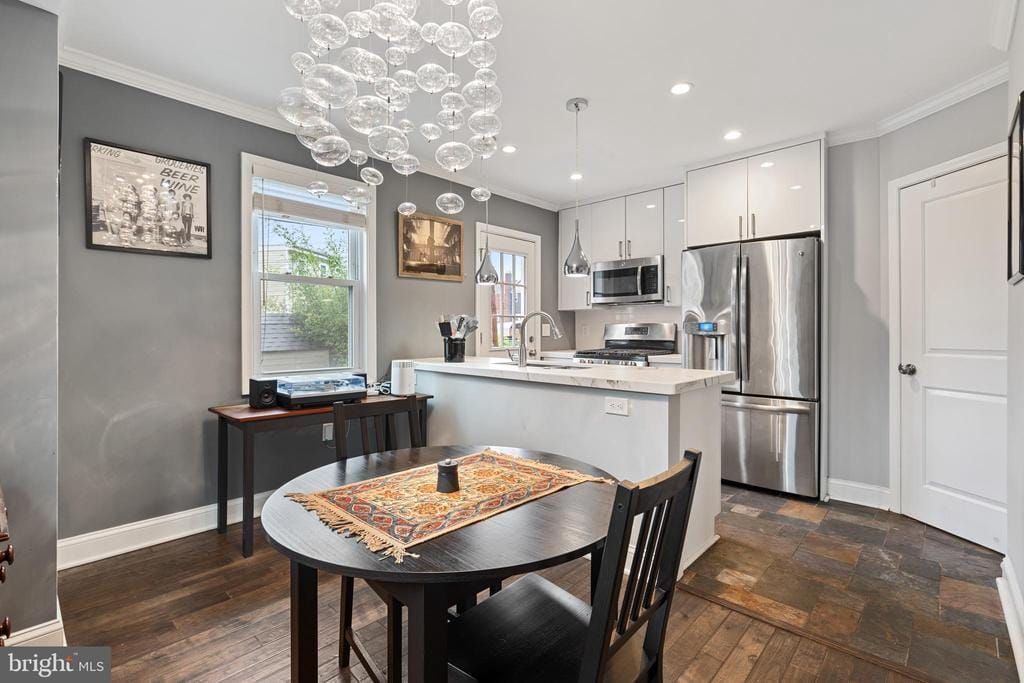 Foto principal - 5054 8th St NE