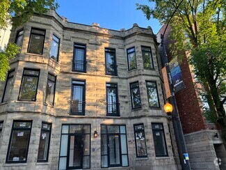 Building Photo - 2217 W Chicago Ave