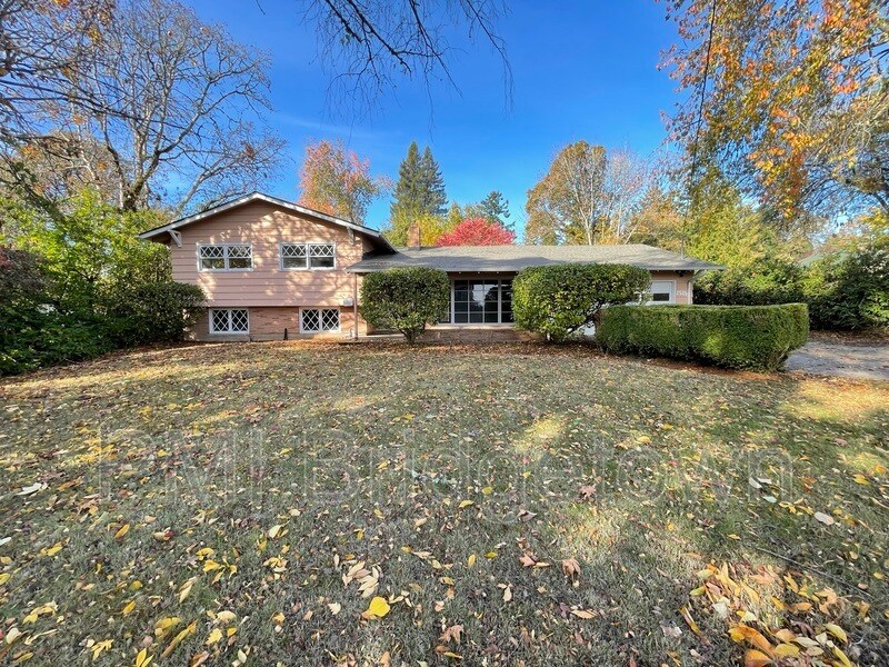 2525 SE Swain Ave, Milwaukie, OR 97267 House Rental in Milwaukie, OR