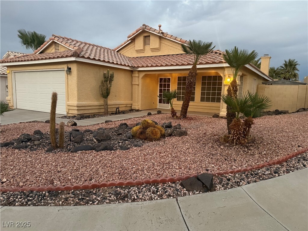 Foto principal - 204 Odyssey St