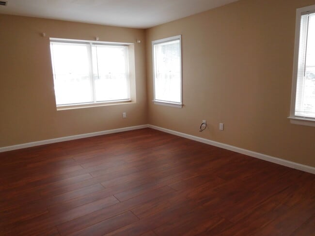 Foto del edificio - 700 N Franklin Blvd, Unit 1603