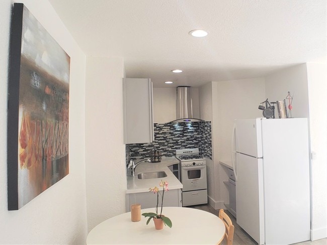 Building Photo - 5421 Market St