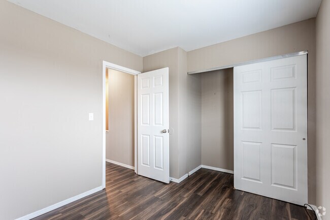 2HAB, 1.5BA - 1,100 ft² - All the things are found at Silver Springs