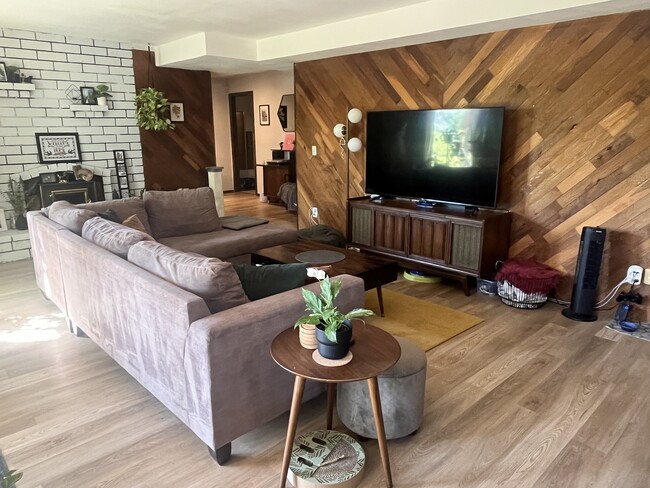 Foto del edificio - 17221 SE Oatfield Rd