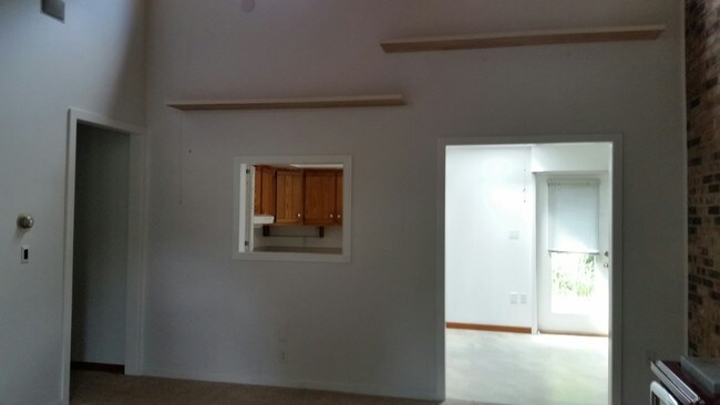 Foto del edificio - 1013 Amelia Ave