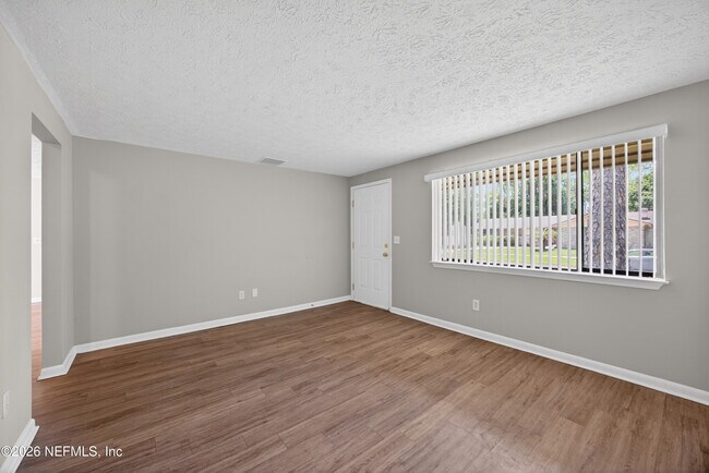 Foto del edificio - 4177 Timberlake Dr E