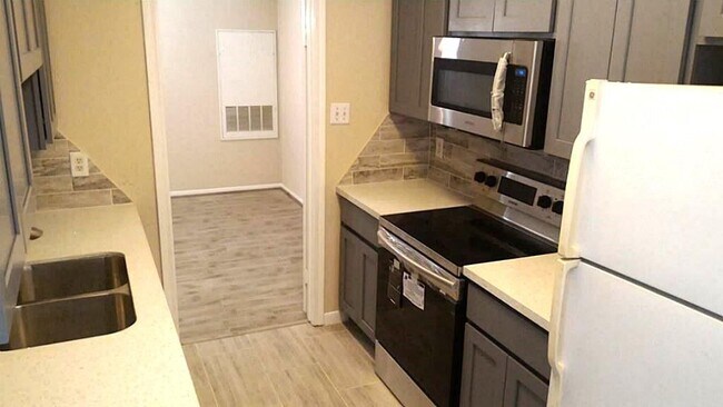 Foto del edificio - 2255 Braeswood Park Dr