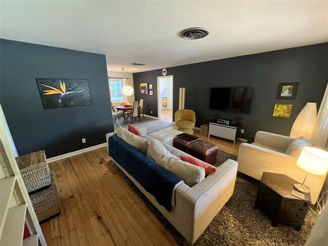 Foto del edificio - 4506 Oakmont Blvd