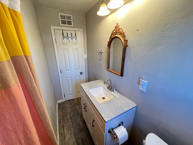 Building Photo - 1337 W El Rio Dr