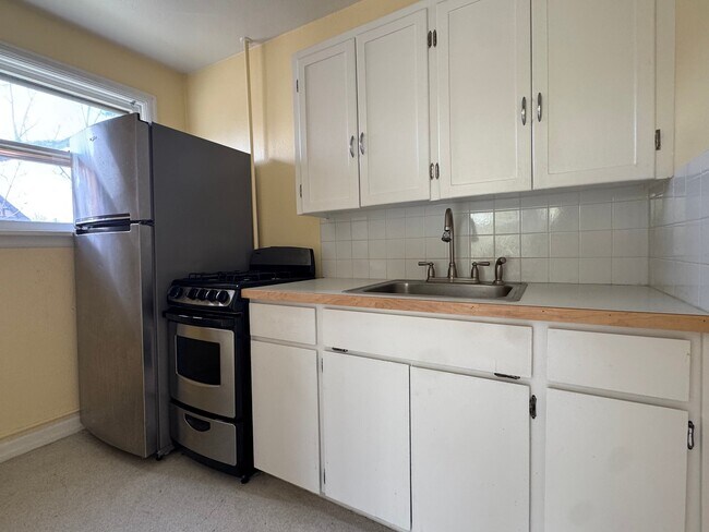 Foto del edificio - 2028 W Pacific Ave