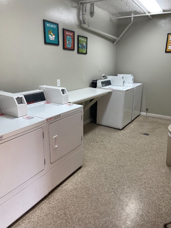 Foto del edificio - 1590 W Palm Ln