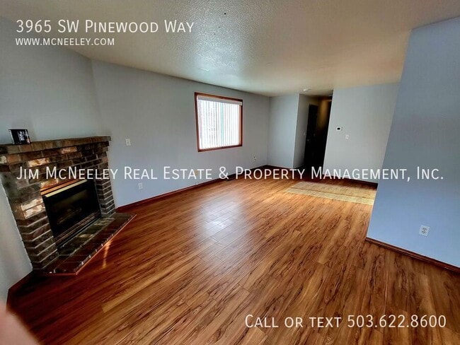 Foto del edificio - 3965 SW Pinewood Way