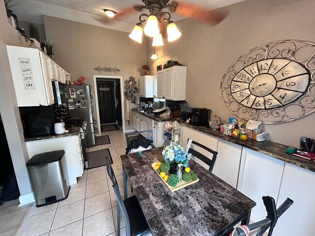 Foto del edificio - 507 Wheatland Dr