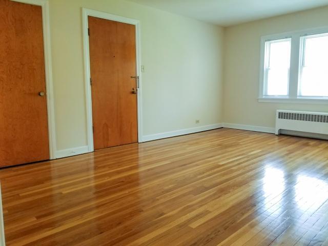Building Photo - 2 bedroom in Riverside IL 60546