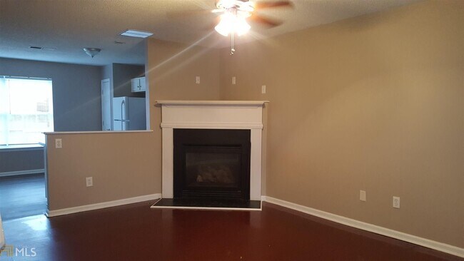 Building Photo - 350 Coral Cir