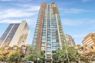 Building Photo - 1068 Hornby St