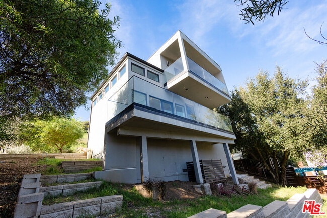 Foto del edificio - 26349 Fairside Rd