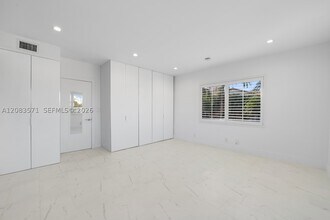 Building Photo - 3909 Garden 4