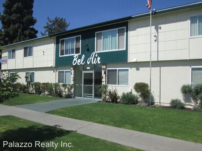 Foto del edificio - 4501 N Bellflower Blvd