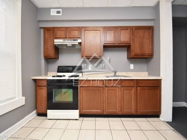 Building Photo - 2 br, 1 bath House - 803 N Lakewood Ave