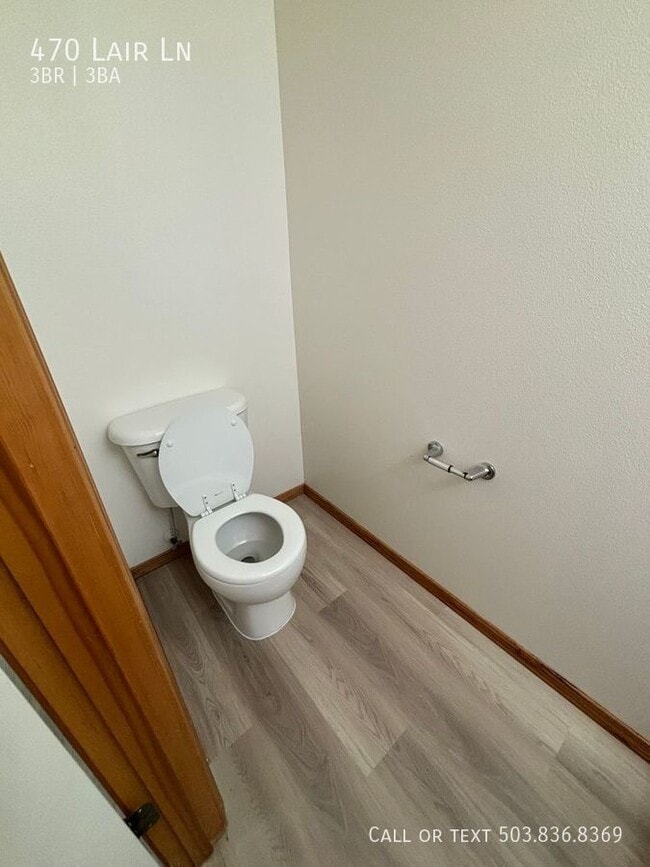 Building Photo - 470 Lair Ln