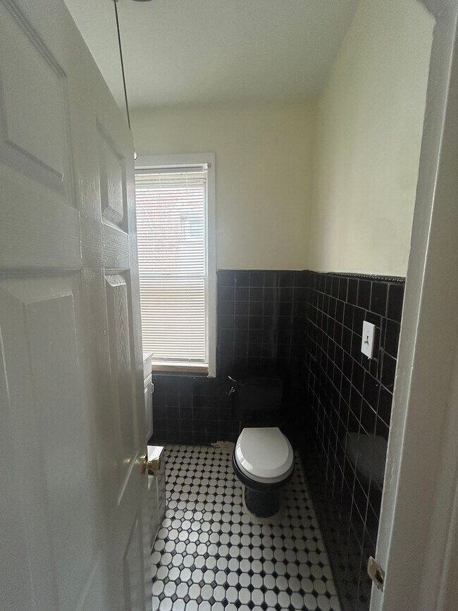 Foto del edificio - 3530 N Lee st 3Br house