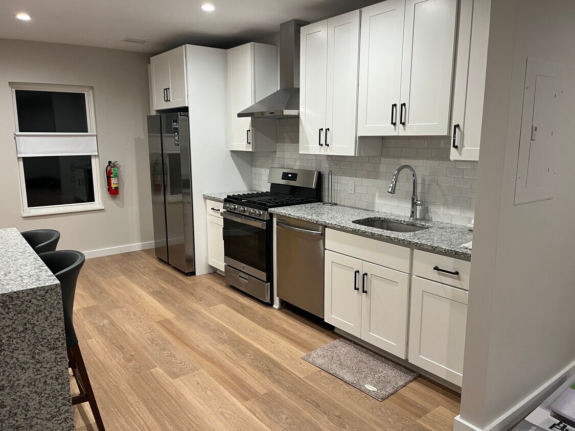new kitchen - 330 Westwood Ave