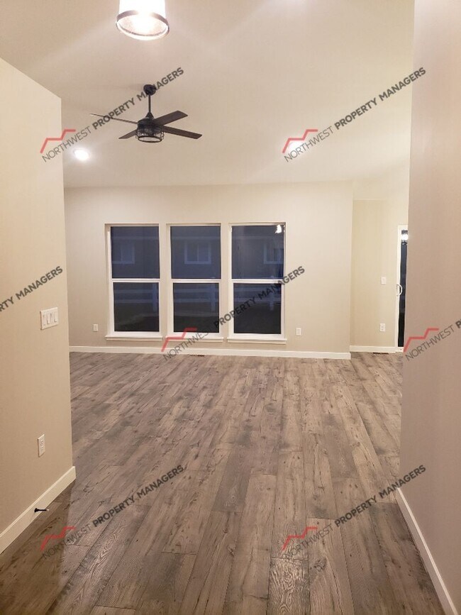 Foto del edificio - STATUS: AVAILABLE  | R245A | $2095 *** 1 ST FULL MONTH FREE - MOVE IN SPECIAL!!!