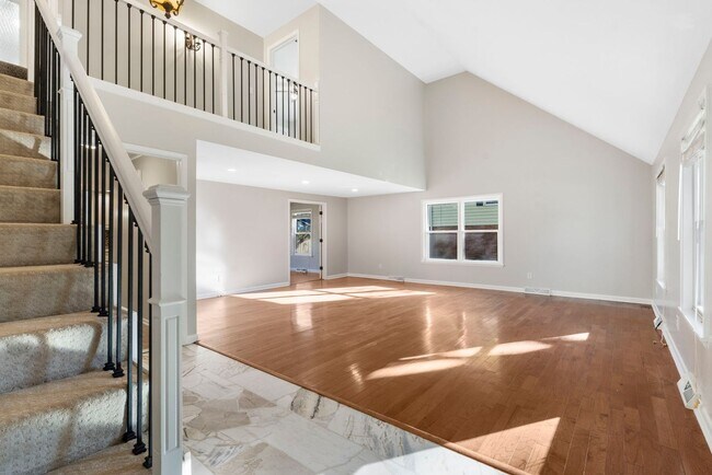 Foto del edificio - 3 Bedroom | 2.5 Bathroom | 2 Car Garage | Springfield MO | Fenced Back Yard | 2 Living Areas | Qu...
