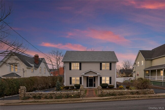 Building Photo - 17 Fairview St