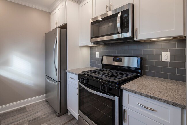 Interior Photo - Leonia Manor