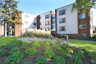 Building Photo - Crystal Beach